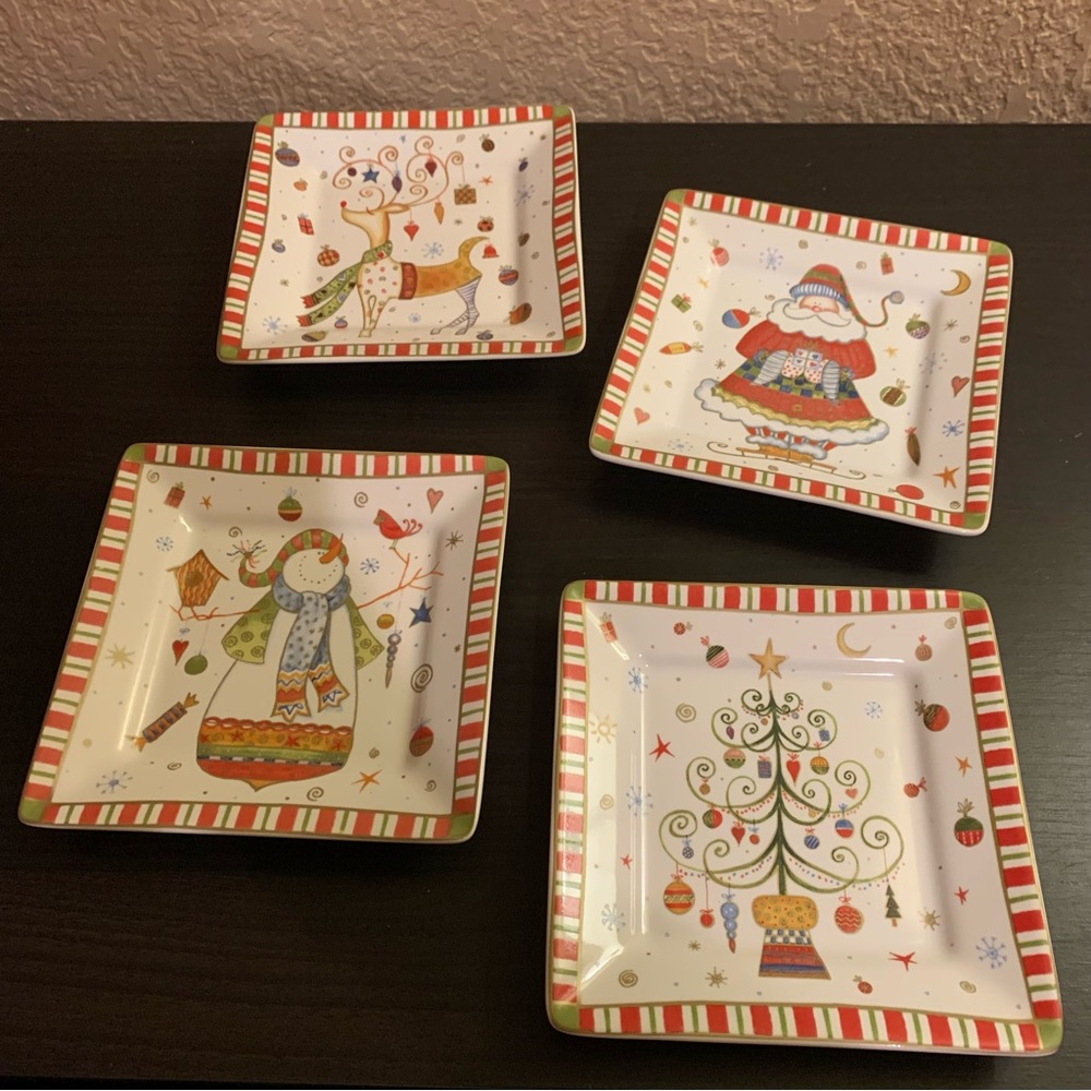 Vintage 222 Fifth Set of 4 Mini Christmas Plates